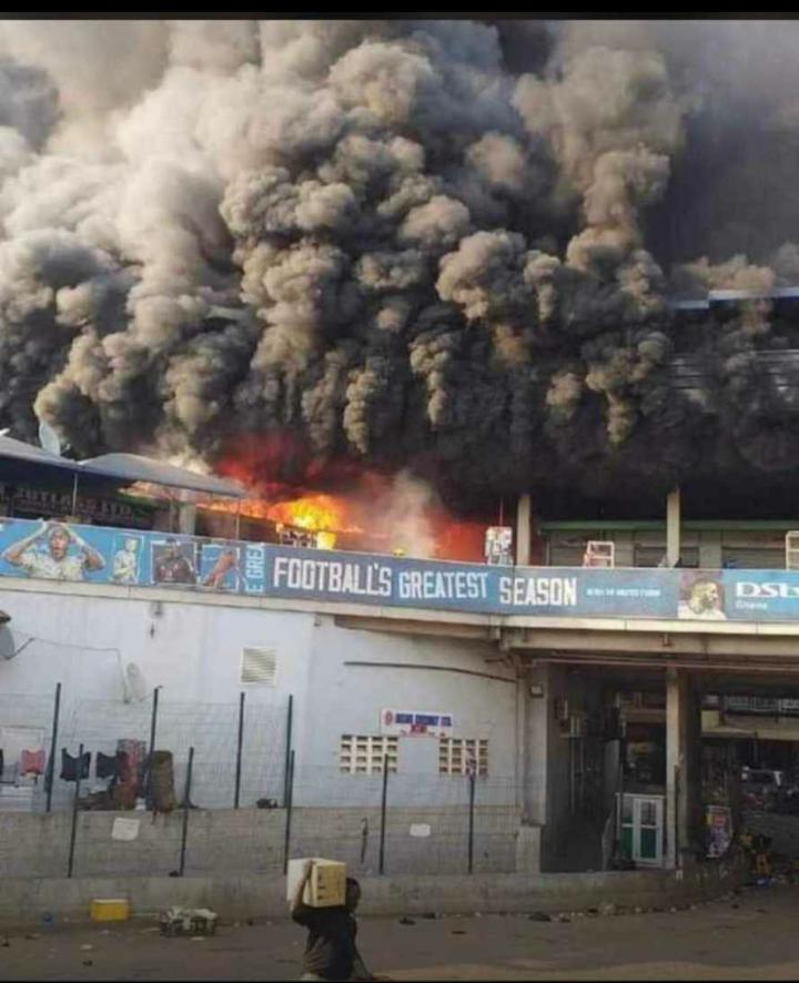 Fire outbreak at Kumasi Kejetia&nbsp;Market.